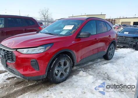 2025 Ford Escape St-Line z USA, uszkodzony, nr VIN 1FMCU9MN2SUB19414